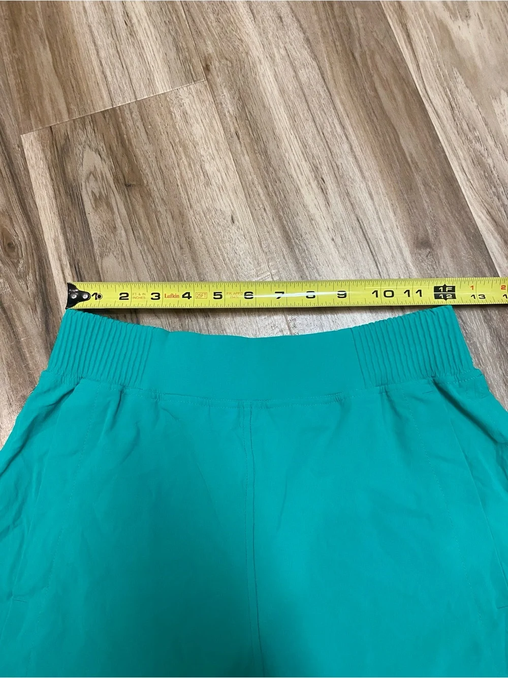 LULULEMON STRETCH WOVEN RELAXED FIT HIGH RISE SHORT 4” INSEAM KELLY GREEN SZ SM